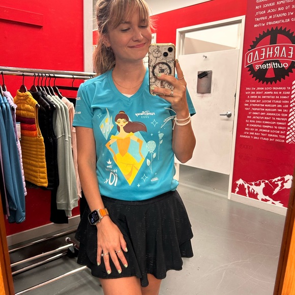 Meet your Posher, Marilyn - Picture 1 of 2